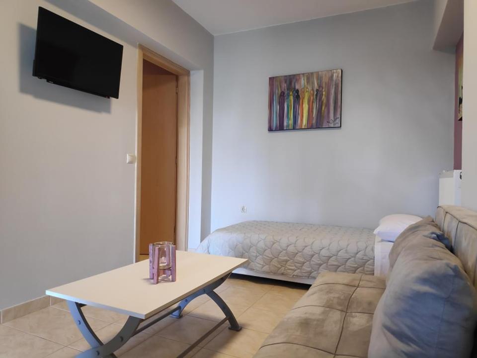 Xenia'S Countryside Guesthouse Agia Marina  Ngoại thất bức ảnh